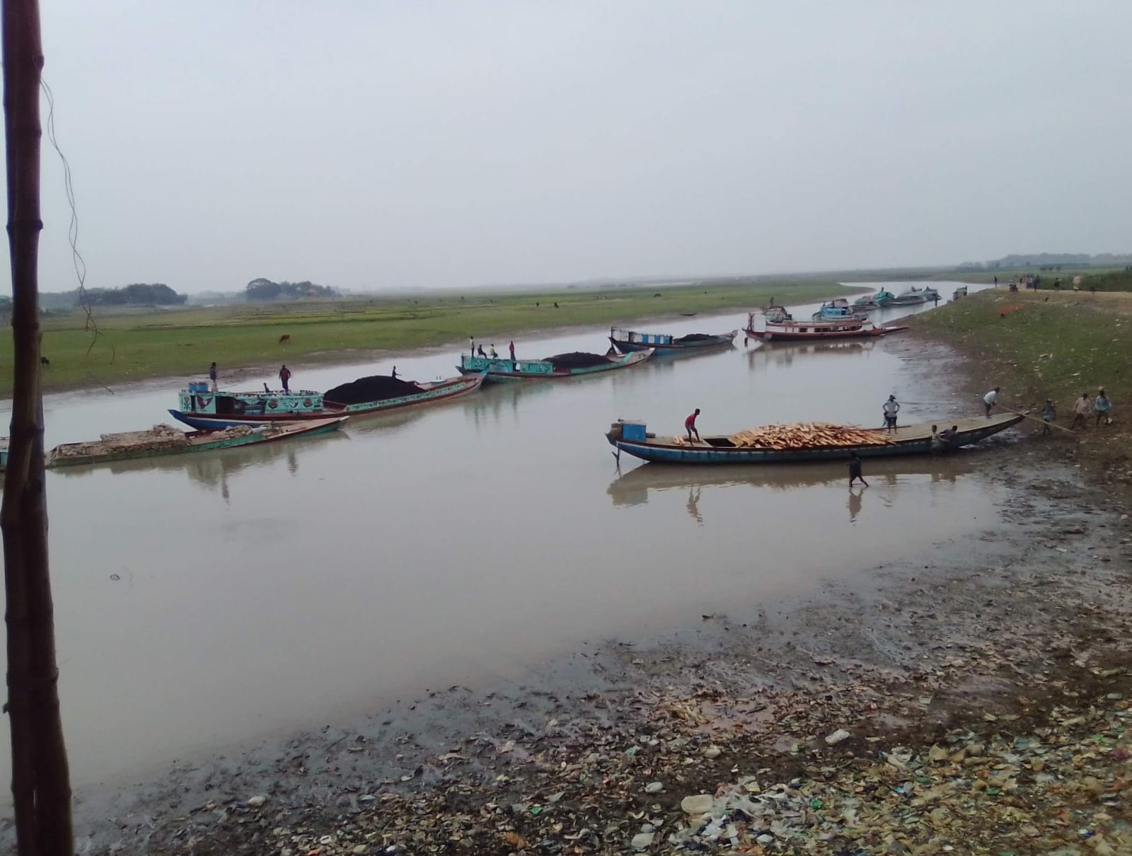 মধ্যনগরে প্রয়োজন দ্রুত নদী খনন