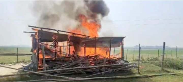 দিরাই ও শাল্লায় অবস্থিত সতোয় জলমহালটি লুটপাঠ করতে কয়েক হাজার মানুষের আগমন,প্রশাসনের সামনে দুটি খলায় আগুন